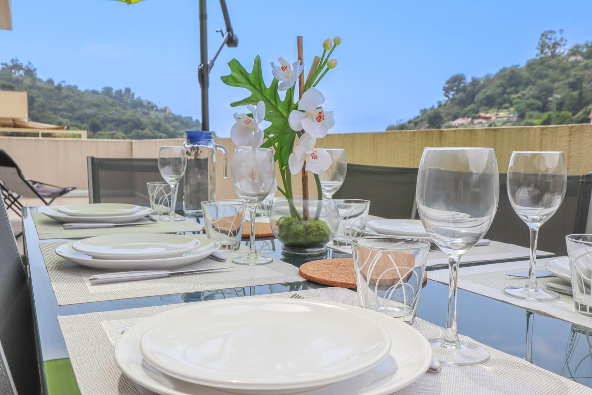 Spacieux Rooftop Parking, Terrasse Ensoleillee 멍똥 외부 사진