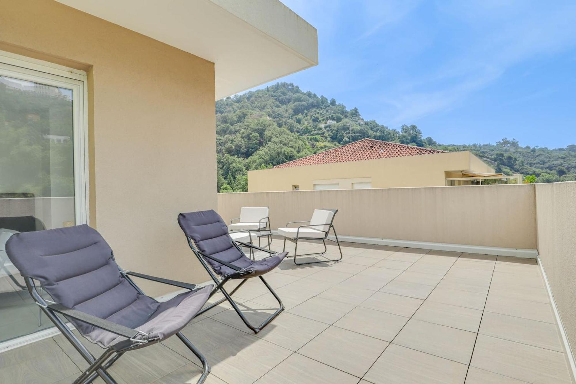 Spacieux Rooftop Parking, Terrasse Ensoleillee 멍똥 외부 사진